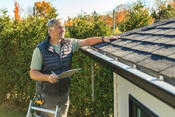 Professional Metal Roofing technician working in Shellsburg, IA